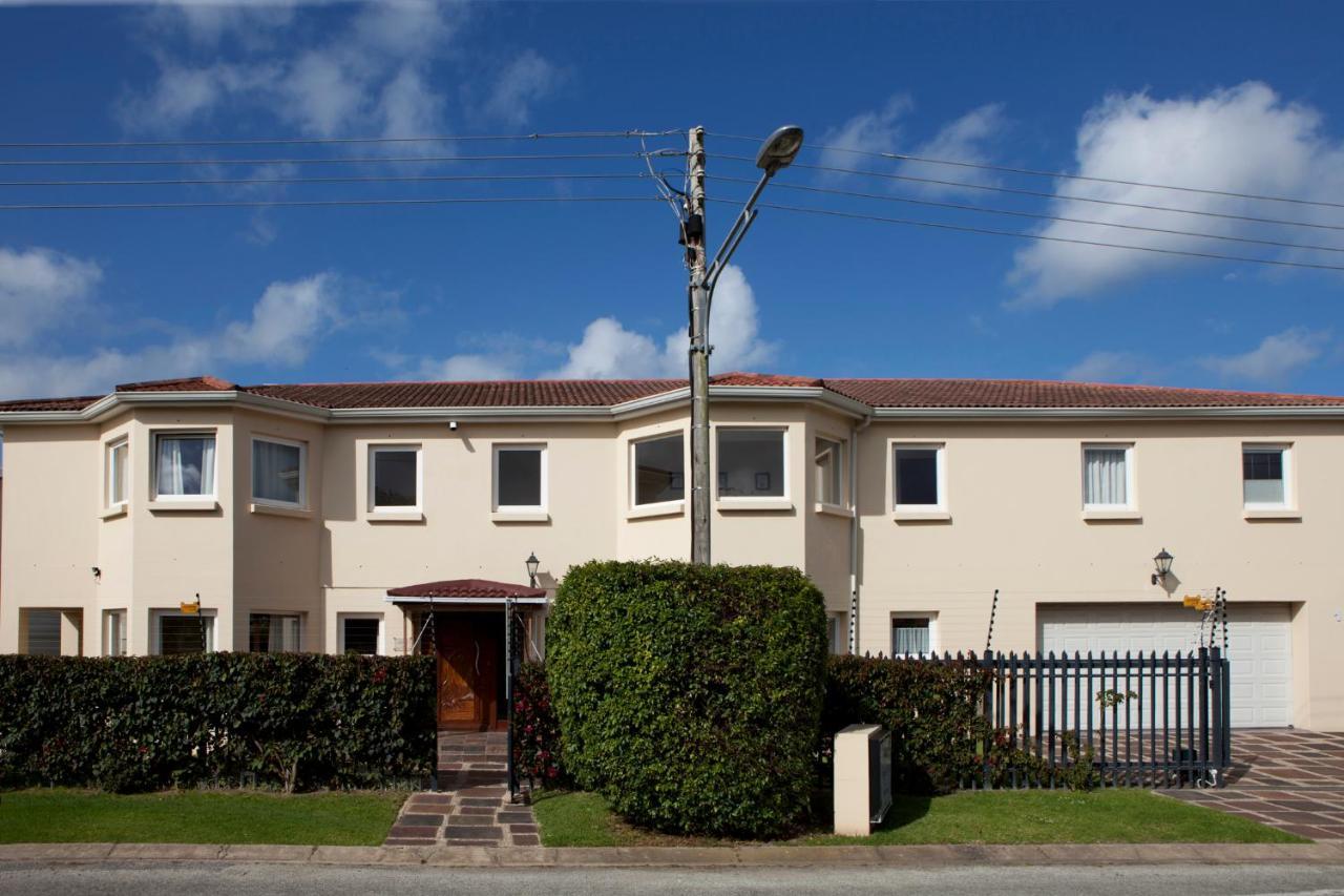 Lala Panzi B&B Plettenberg Bay Bagian luar foto